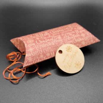 Ovale Verpackung mit Stoffs&auml;ckchen, rot/XMas